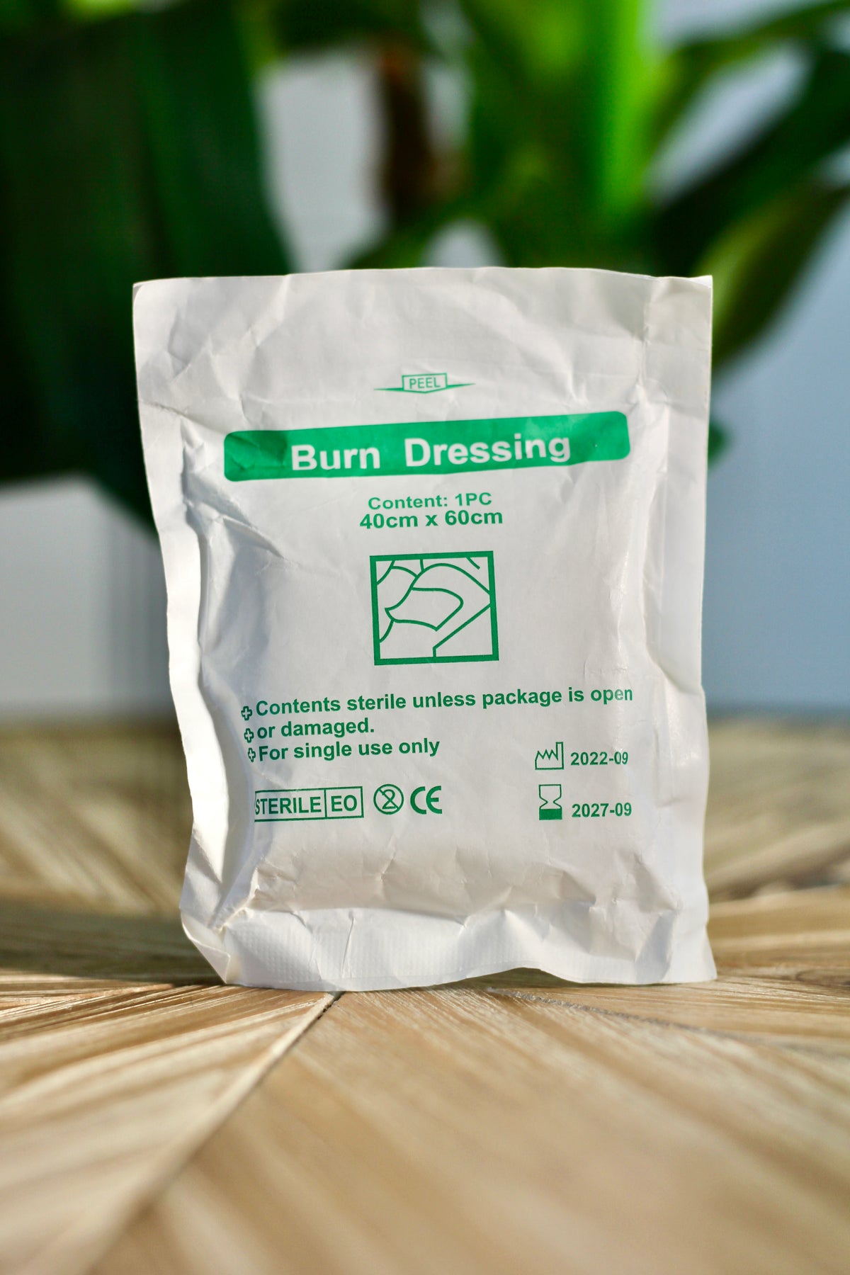 sterile 40 by 60 cm burn dressing for emergency burn care